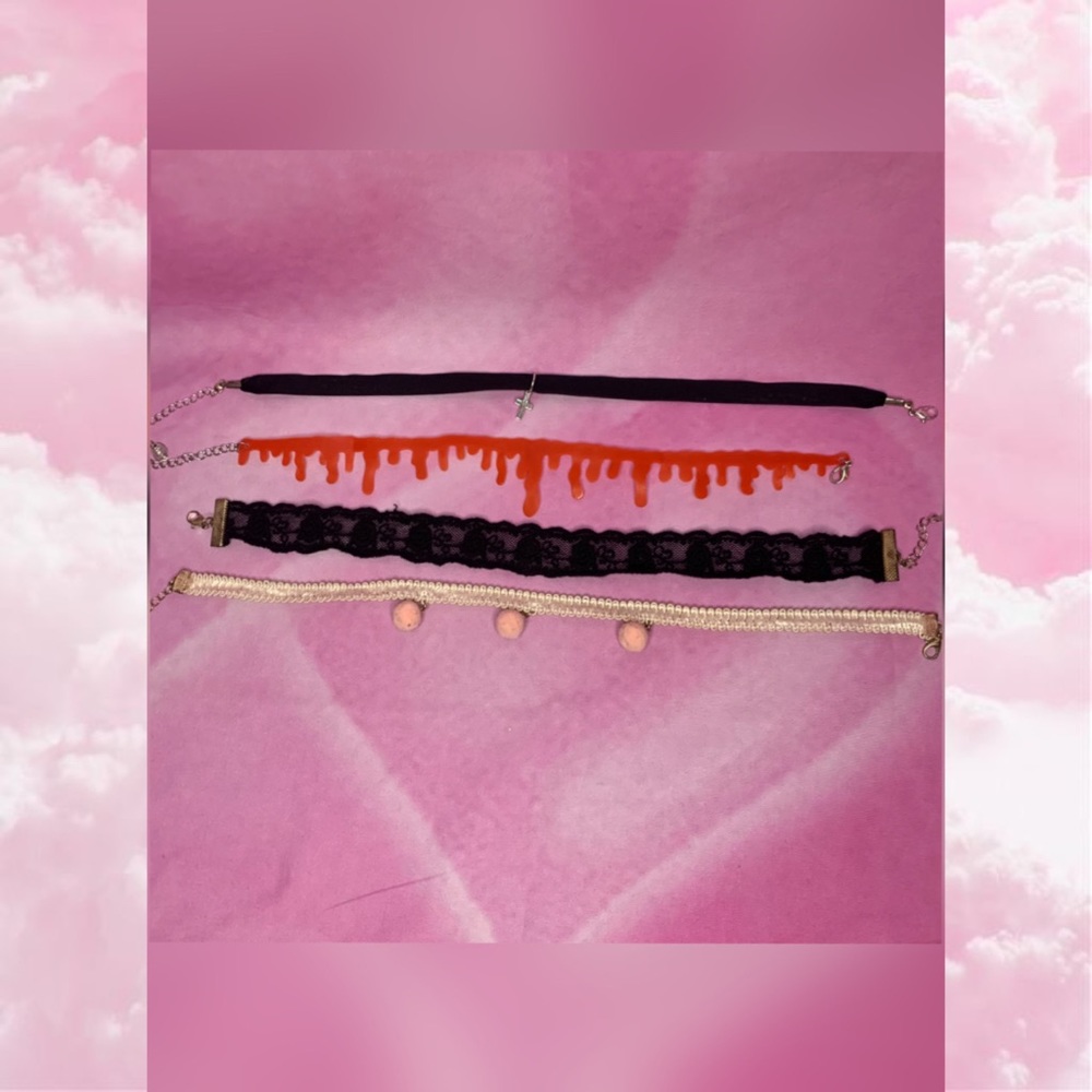 Set of four chokers